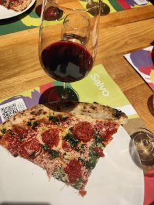 Da Salvo a Napoli, i vini di Cantine Alois protagonisti del format “Take Over PizzAis”